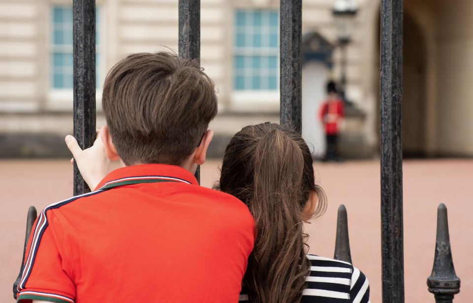 Bobbies, Corgis and the 7 Lions - Big Ben Chime: Why Timing Matters on Foot