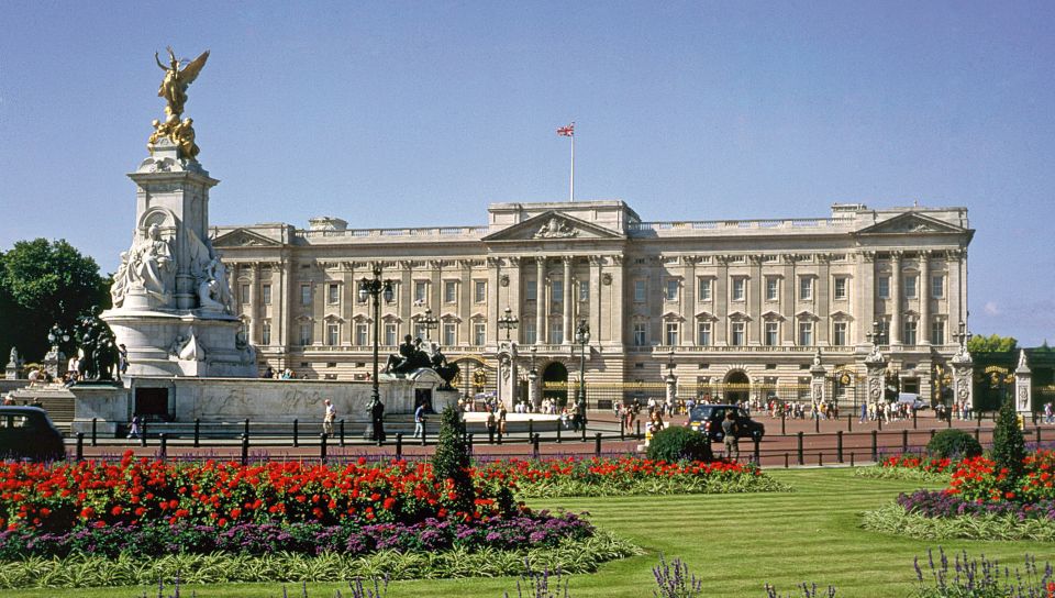 Buckingham Palace and Stonehenge Tour - Unescorted at Stonehenge: Freedom That Comes With Time Pressure