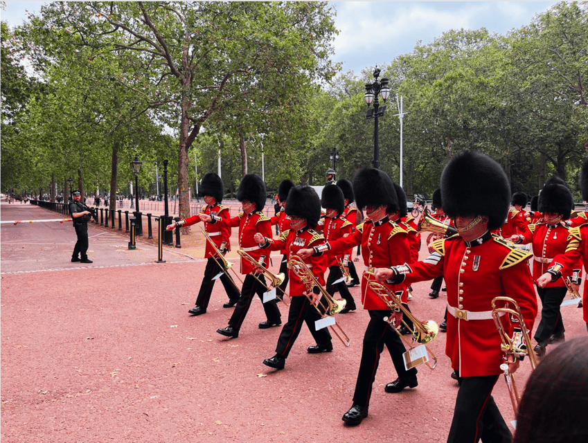 Changing of the Guard at Buckingham Palace - Price and value: $26 for a two-hour game plan that saves your time