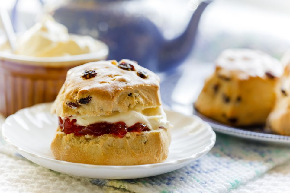From London: Lake District Tour with Cream Tea & Cruise - First leg: reserved trains from London Euston to Oxenholme