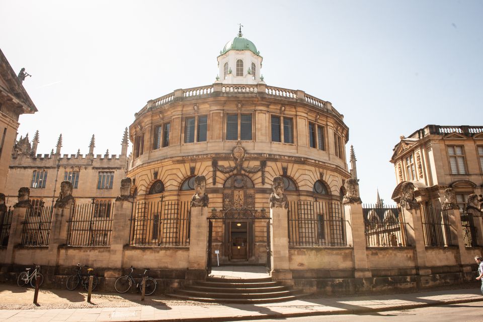 From London: Oxford and Cotswolds Villages Day Trip - Getting Started at Greenline: the easy part is the train, not the bus stop