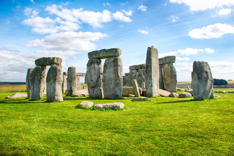 From London: Stonehenge and Bath Full-Day Tour with Guide - Getting There From London: Pickup, Timing, and the Coach Reality