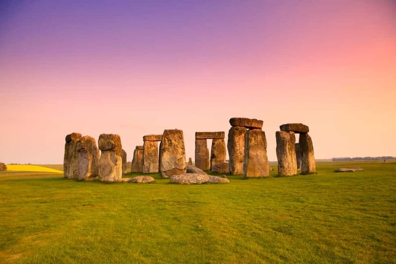 From London: Stonehenge & The Stone Circles of Avebury Tour - Avebury’s Medieval Streets and the World’s Largest Stone Circle