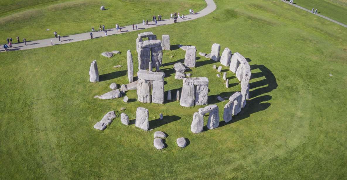 From London: Windsor Castle and Stonehenge Day Trip - Stonehenge on Salisbury Plain: getting enough time to think