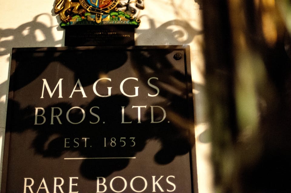 Ghosts and Legends of Mayfair Walking Tour - London - St James’s Palace: The Murder Most Horrid Ending