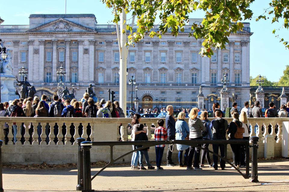 Grand London Half-Day Bicycle Tour - Buckingham Palace and the Changing of the Guard timing