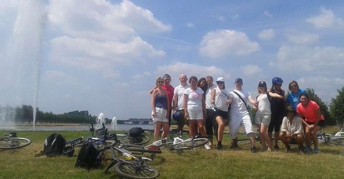 Hampton Court Palace: River Thames Bike Tour - The Thames Ride Through Southwest London: Leafy Paths, Pubs, and Rowing Life
