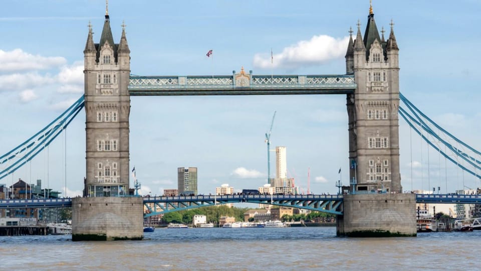 London: 24-Hour Hop-On Hop-Off Bus Pass - A 24-Hour Bus Ticket That Lets You Pace London