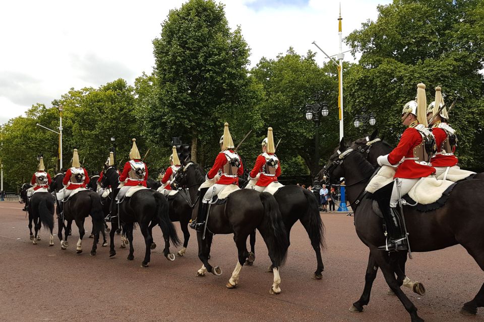London: 30 London Sights Guided Walking Tour - Meeting at The Ritz: a royal start you can’t miss