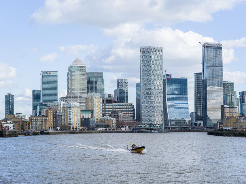 London: 70-Minute Thames Barrier Speedboat Tour - The early stretch: classic Thames landmarks from the water