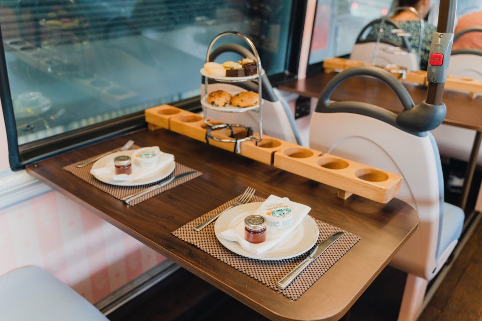 London: Afternoon Tea Bus with a Glass of Prosecco - Hosts and service: you’re looked after, even without a guide