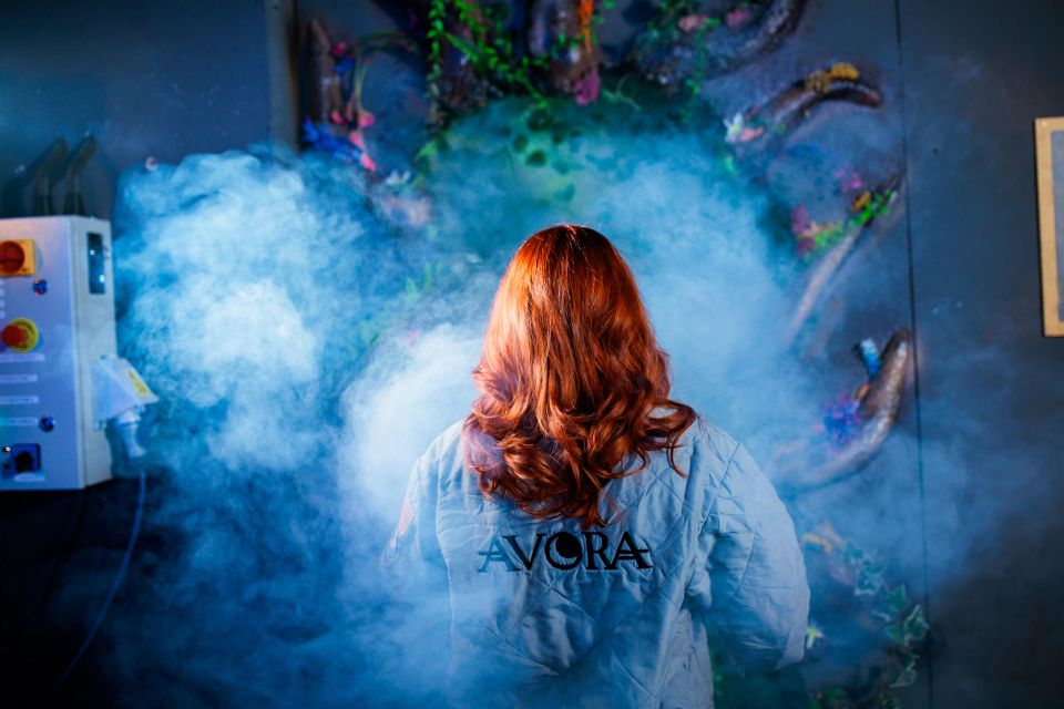 London: Avora New World Cocktail Experience with 3 Cocktails - Actors and Projections: How the Drama Actually Moves