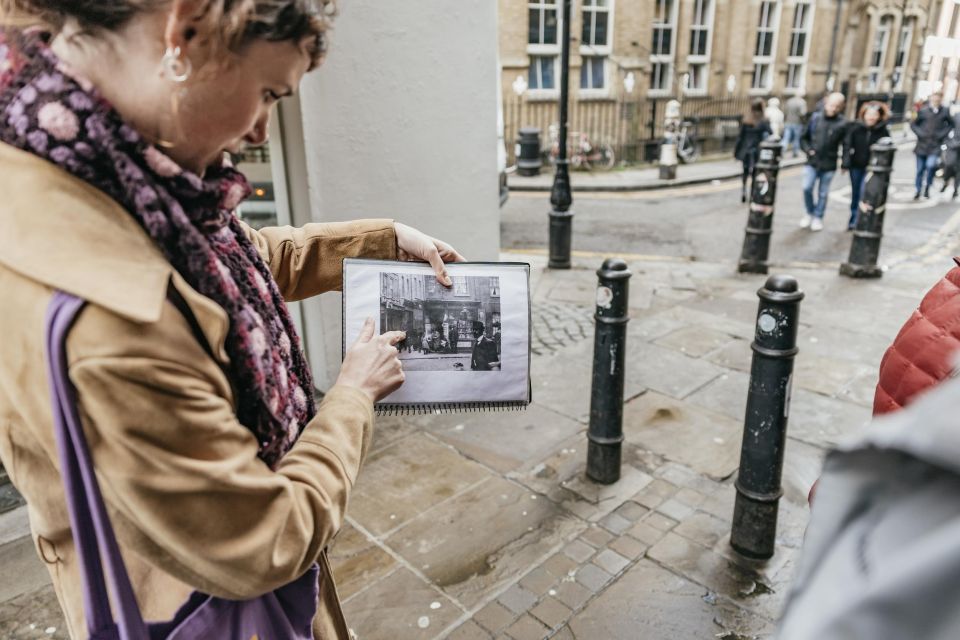 London: Brick Lane, Shoreditch & Spitalfields Food Tour - Guides can make or break the tour, and this one has strong ones