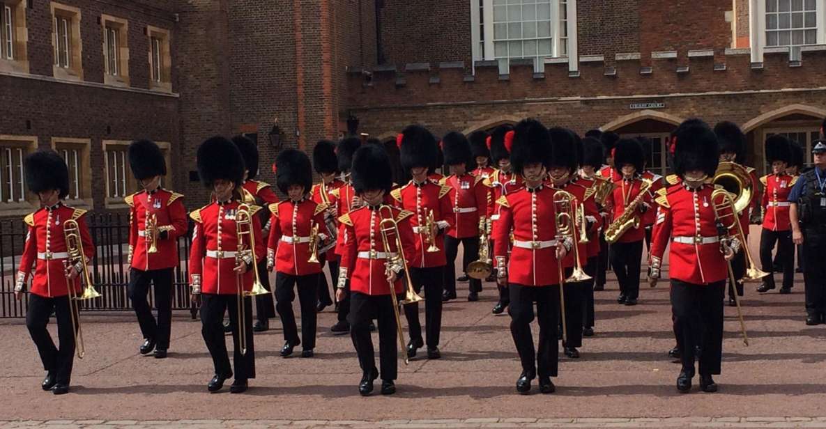 London: British Royalty Walking Tour - Admiralty Arch to Trafalgar Square: the Nelson link that clicks