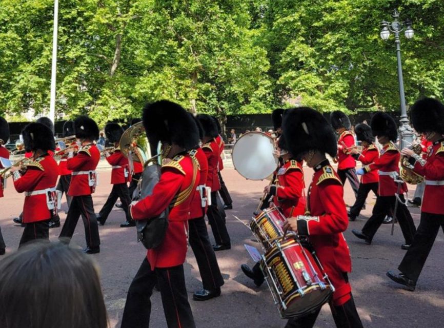 London: Buckingham, Big Ben & Westminster Abbey Tour - Downing Street and St. James’s Park: The Guided Lead-In