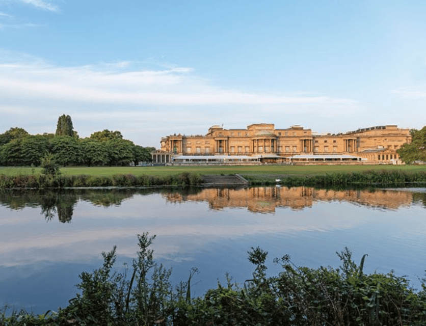 London: Buckingham Palace and Royal London Walking Tour - Coronation-era stories you’ll remember on the walk