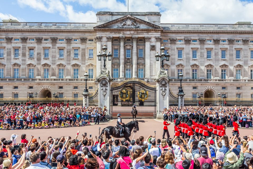 London: Buckingham Palace Entry & Changing of the Guard Tour - Who This Tour Suits Best (and Who Should Rethink It)