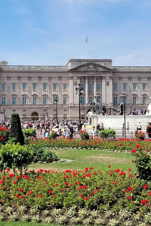 London: Buckingham Palace State Rooms & Royal Walking Tour - St James’s Palace, then The Mall: where ceremony becomes geography