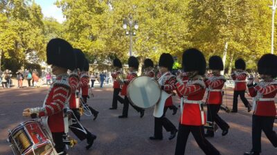 London: Buckingham Palace, Westminster Abbey & Big Ben Tour - Buckingham Palace and the Changing of the Guard: the photo that actually works