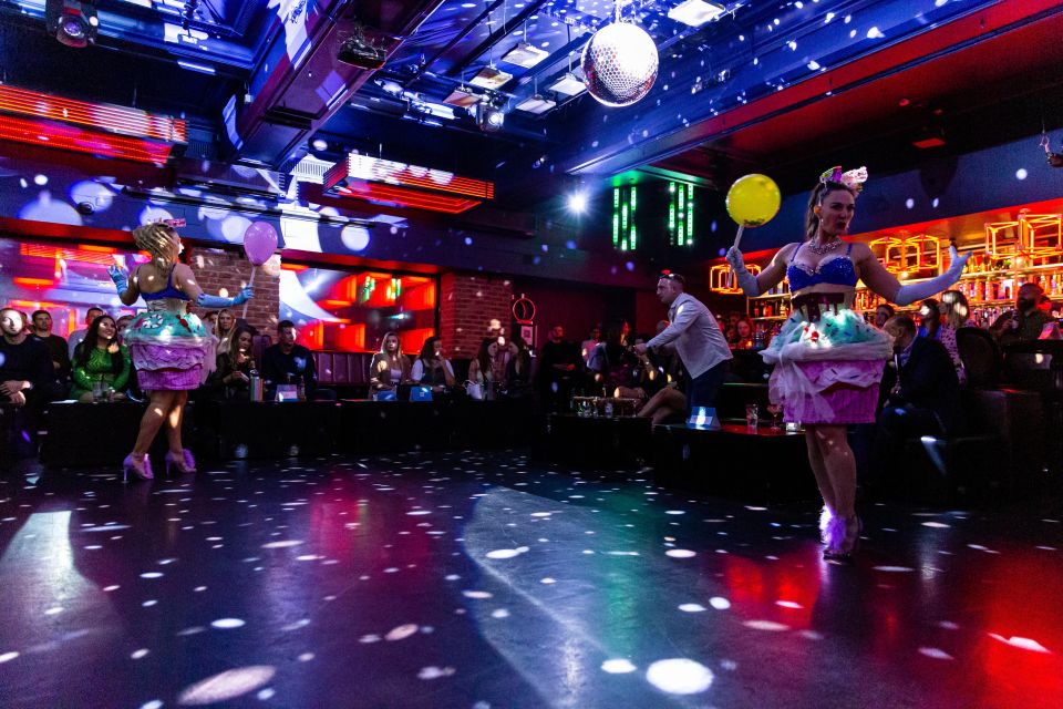 London: Burlesque Cabaret Show in the West End - Inside the round: what Miss Tempest Rose and House of Burlesque deliver