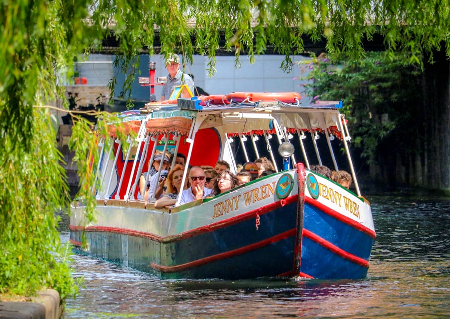 London: Canal Boat Ride on Camden Lock - Price value: why $26 buys a working lock moment