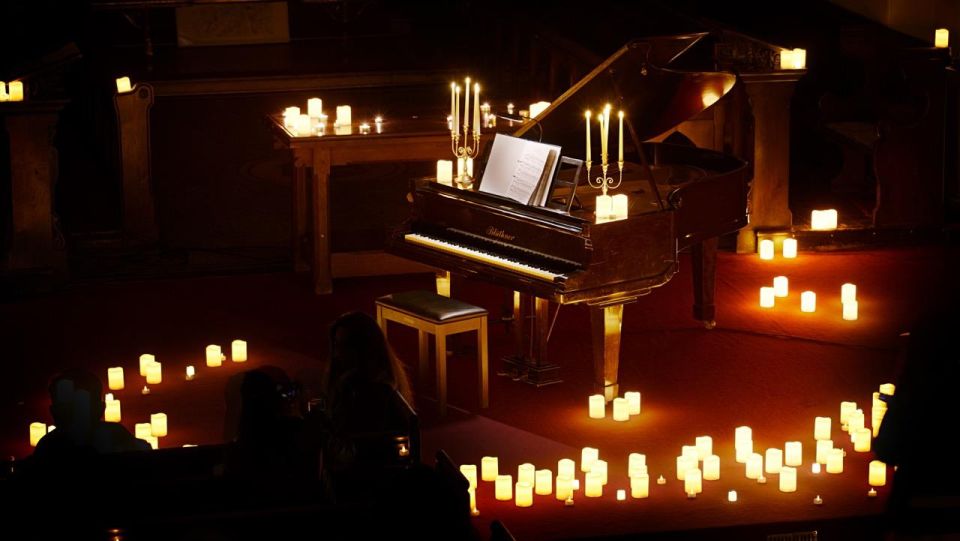 London: Candlelight Concert Ticket - What the concert feels like in practice (1 hour, guest performers, themes)