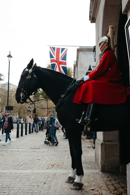 London: Changing of the Guard Experience and Landmarks Tour - Westminster Abbey and Big Ben: the classic finale