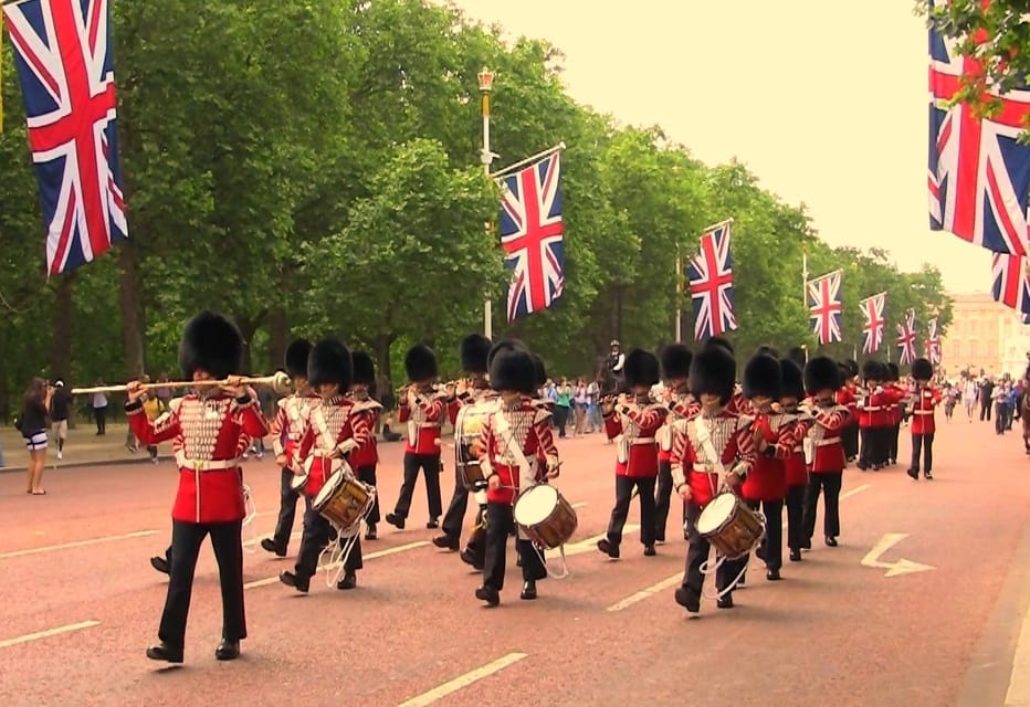 London: Changing of the Guard Guided Tour Experience - Key points to know before you go