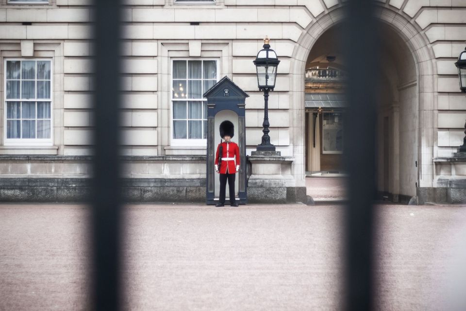 London: Changing of the Guard Private Group or Family Tour - Meeting Green Park: where you’ll meet your guide by Diana