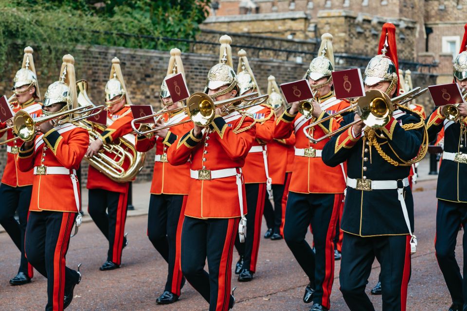 London: Changing of The Guard Tour - Meeting at Waterloo Place: your easy start point in London