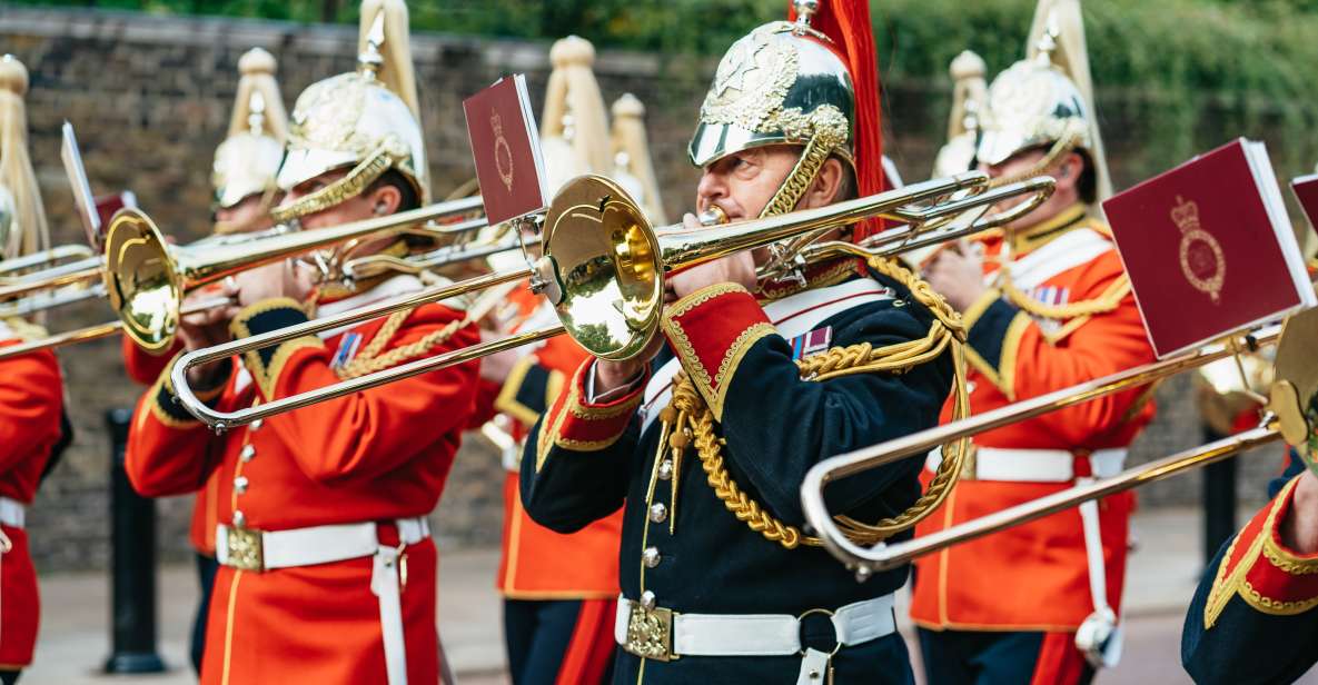 London: Changing of The Guard Tour - St James’s Palace and Clarence House: built-in photo and context stops
