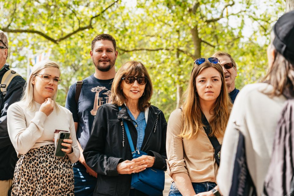 London: Changing of the Guard Tour by Buckingham Palace - Optional Royal Mews and King’s Gallery tickets: are they worth it?