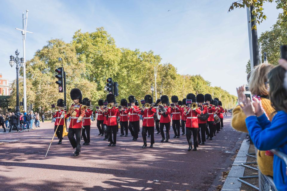 London: Changing of the Guard Walking Tour - What the 2 Hours Feels Like (and Why Timing Matters)