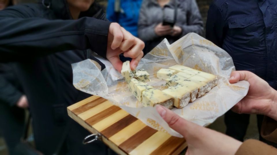 London: Cheese Walking Tour with Tastings - Paxton & Whitfield and Winston Churchill’s cheese habit