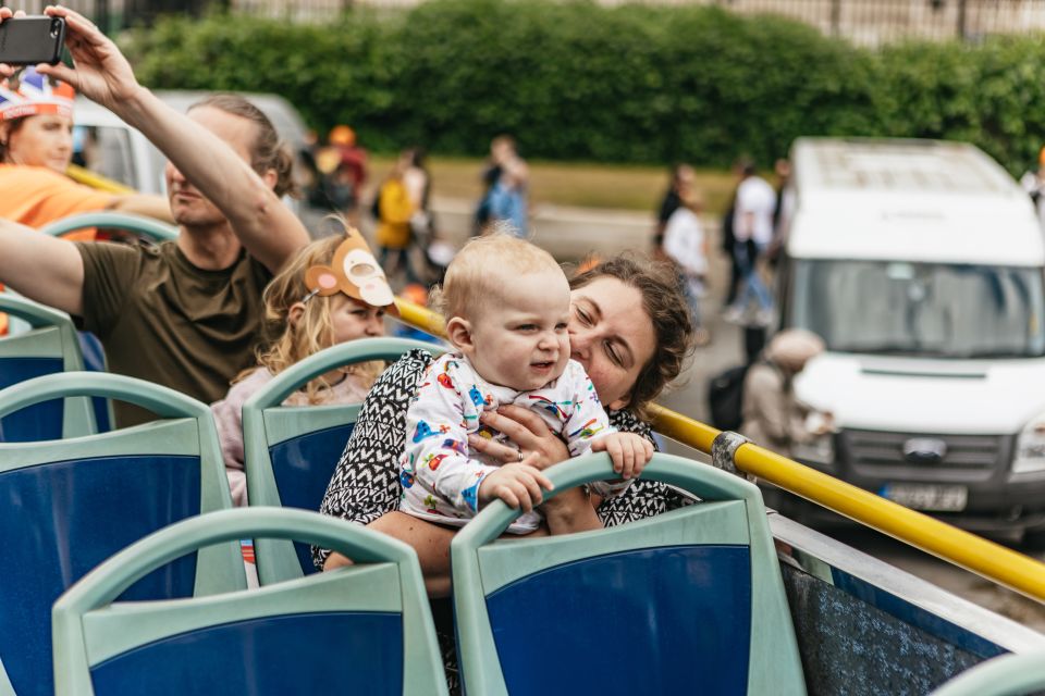 London: Children's Open Top Bus Tour - What makes the commentary work for kids (and adults too)