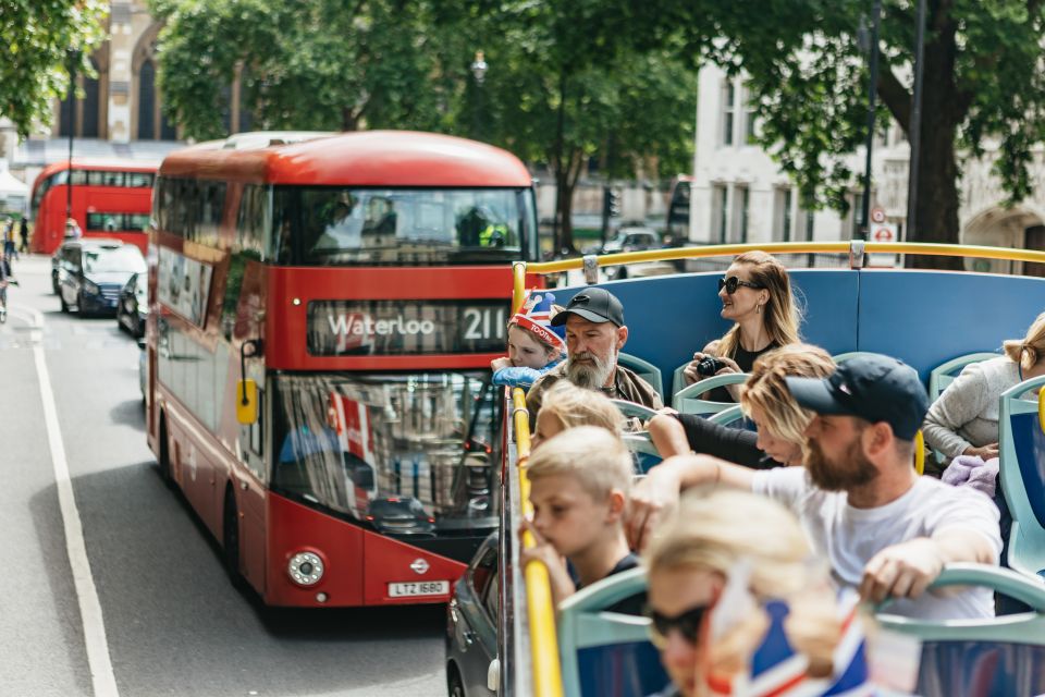 London: Children's Open Top Bus Tour - Rain, heat, and the open-top reality