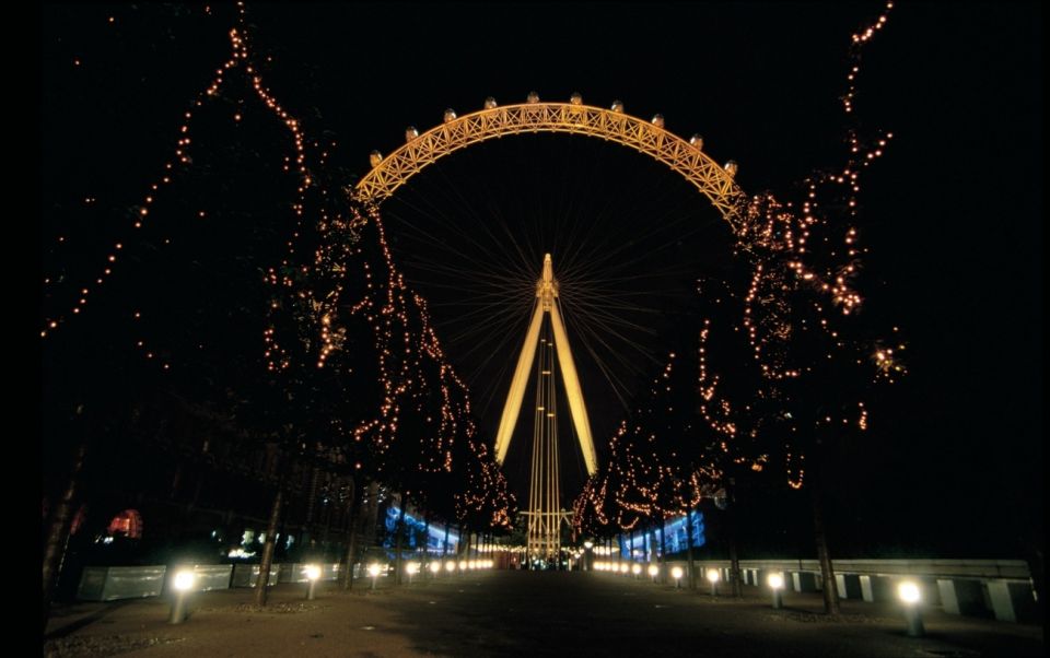 London: Christmas Lights Nighttime Bus Tour with Live Guide - Live Guide Commentary: Why the Tour’s Personality Matters