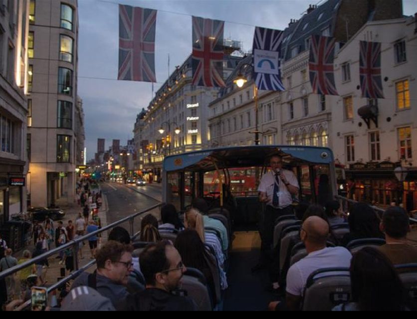 London: Christmas Lights Nighttime Bus Tour with Live Guide - Timing and Traffic: How the 1.5 Hours Really Plays Out