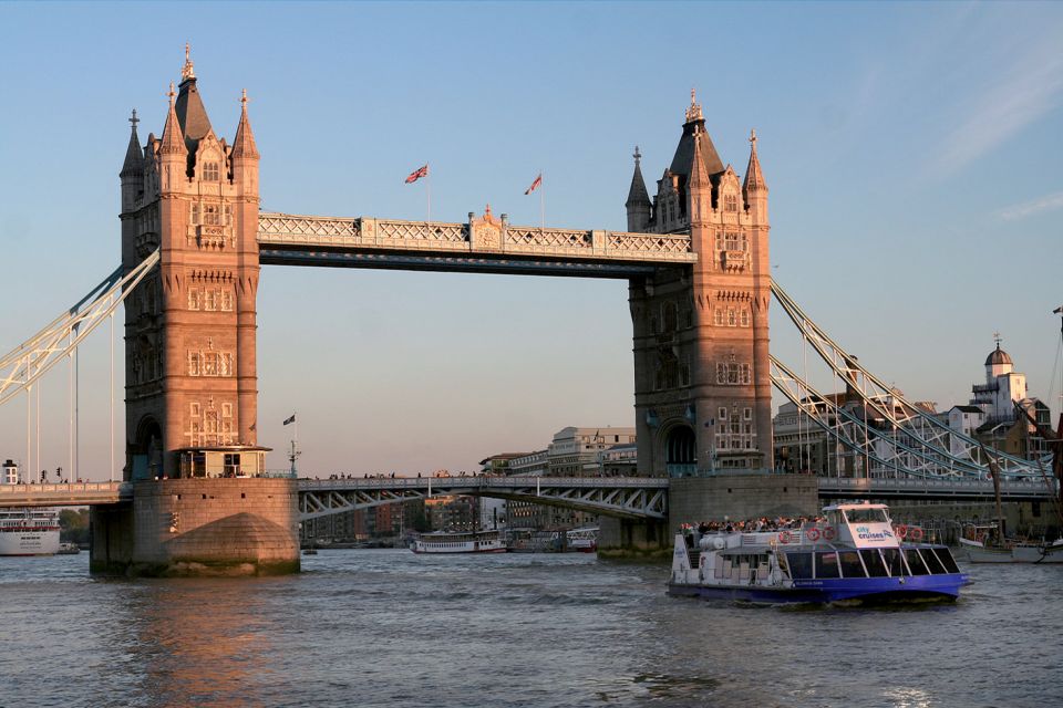London: Crown Jewels Tour with River Cruise - Crown Jewels Viewing: What to Look For (and how long it lasts)