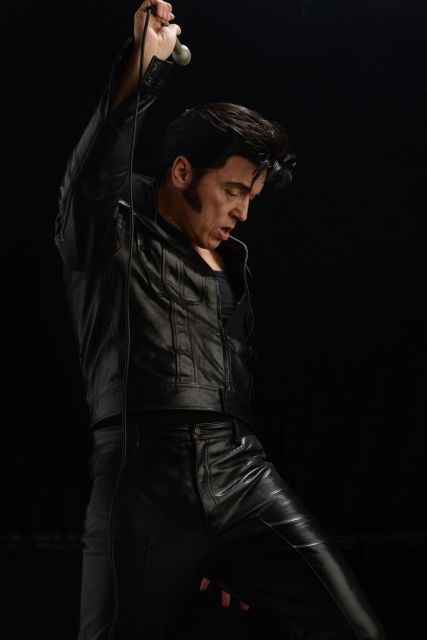 London: Dinner Cruise with Elvis Tribute on the Thames River - Matt King’s Elvis Sets: Two Performances, One Long Party