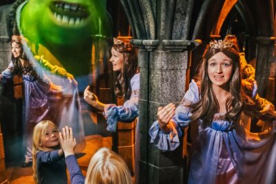 London: DreamWorks Shrek's Adventure Tour - The Donkey-guided flying 4D bus: where the fun starts
