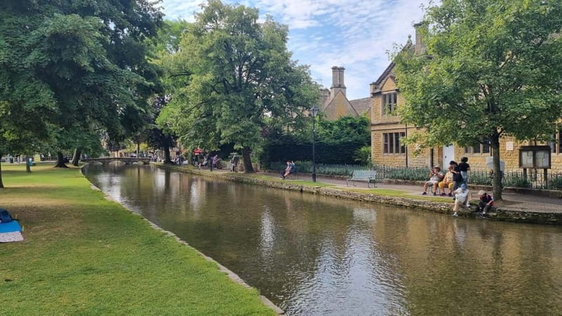 London: Full Day Cotswolds Tour with Shakespeare's Stratford - Stratford-upon-Avon: Shakespeare in one hour of momentum