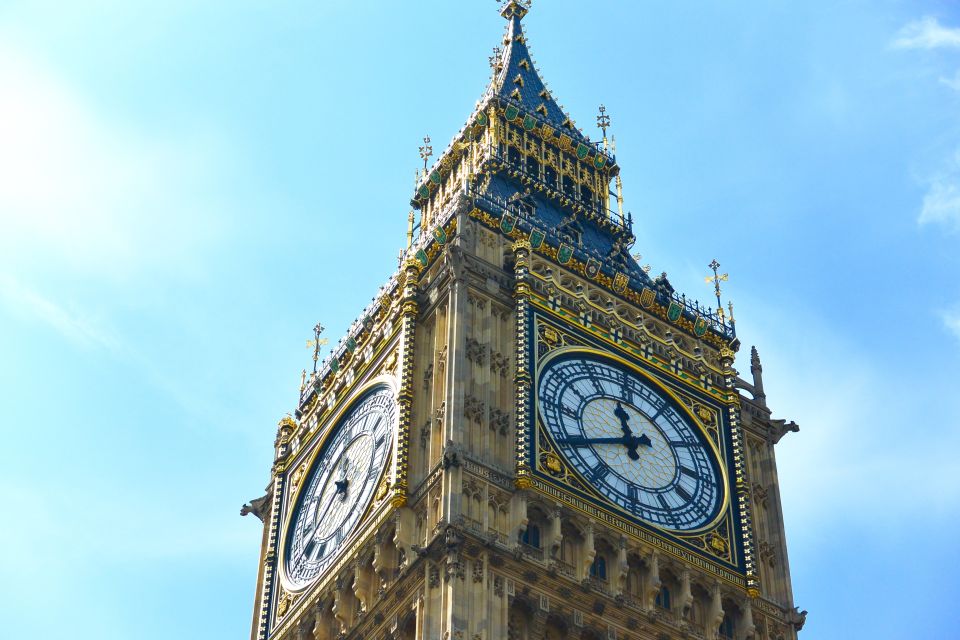 London: German-Speaking Guided Tour of Westminster - Buckingham Palace viewpoint: the ceremonial build-up you can feel