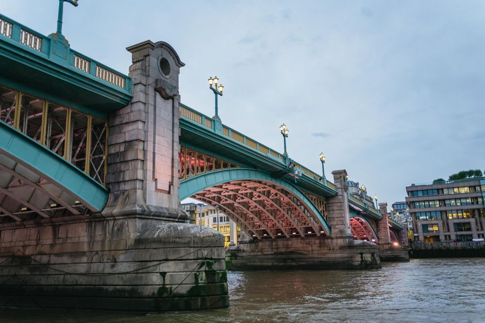 London: Ghost Walk and River Thames Boat Ride - Price and Value: Is About $26 Worth Two Hours of Spooky?