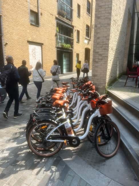 London: Guided E-bike Tour - Trafalgar Square to Buckingham Palace: iconic sights, very efficient timing