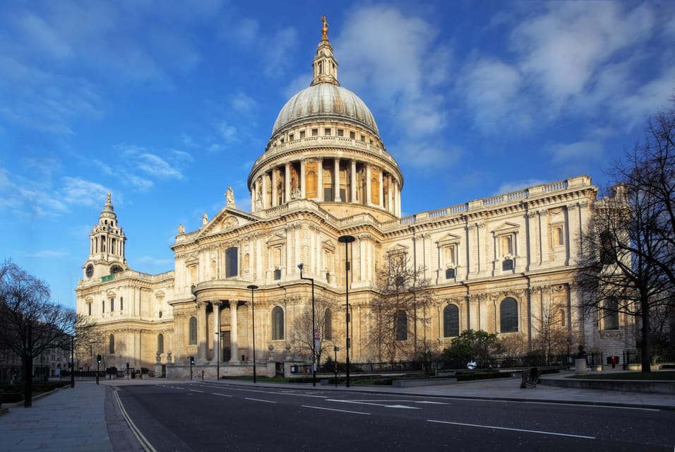 London: Guided Sightseeing Tour on a Vintage Open-Top Bus - Westminster Abbey, Whitehall, and Trafalgar Square: The Core Story of London