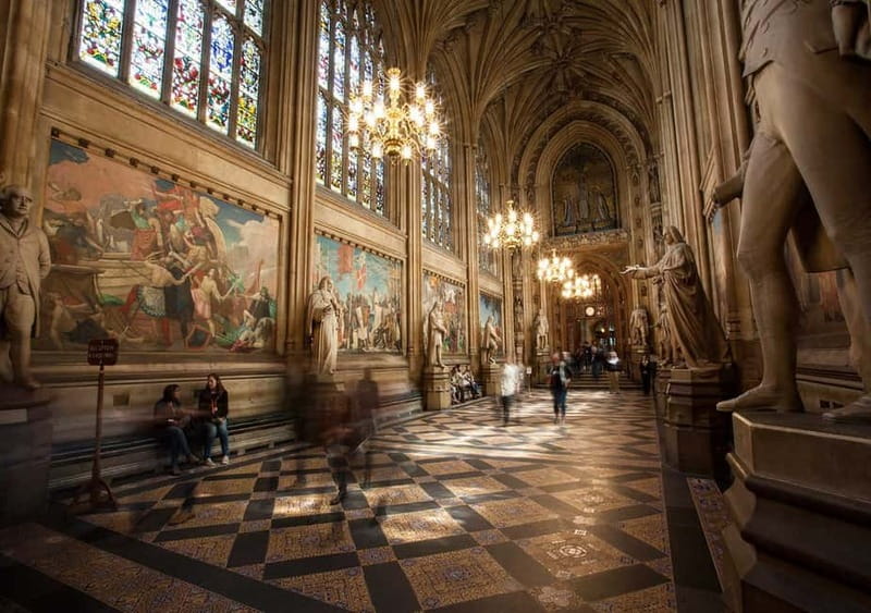 London: Guided Tour of Houses of Parliament & Westminster - Headsets and hearing the guide in busy rooms