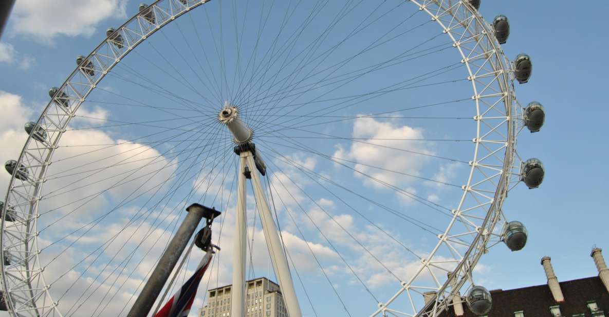 London Half-Day Private Chauffeur Driven Tour - Buckingham Palace and Trafalgar Square: photo-friendly drive routes