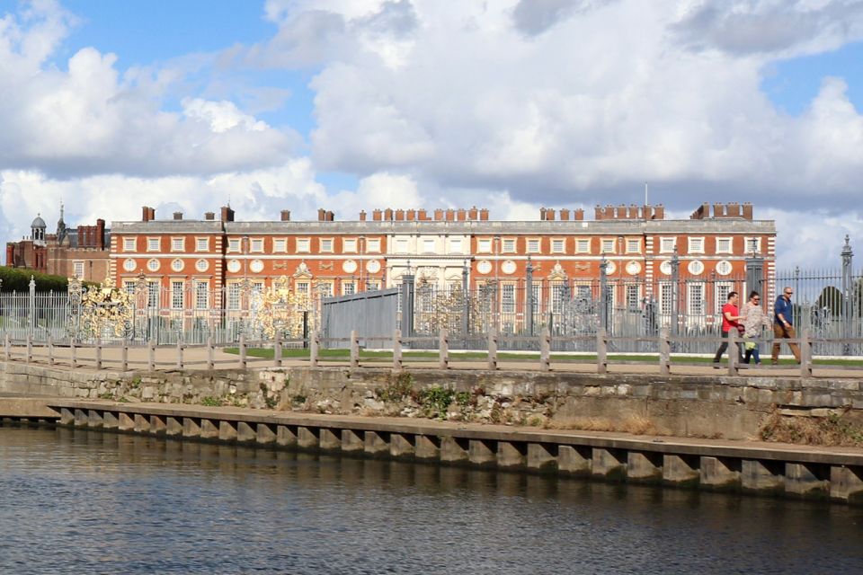 London: Hampton Court to Richmond River Thames Cruise - A 75-Minute Thames Cruise That Fits Real Life