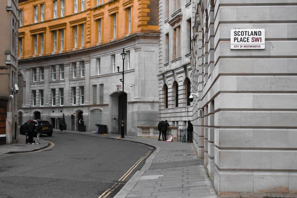 London: Harry Potter Filming Locations Sightseeing Tour - Price and time value: $19 for a tight, guided highlight run